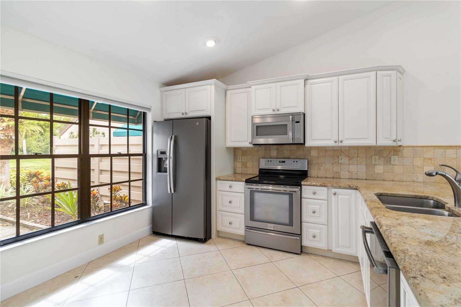 CLUBSIDE AT PALM-AIRE - Residential