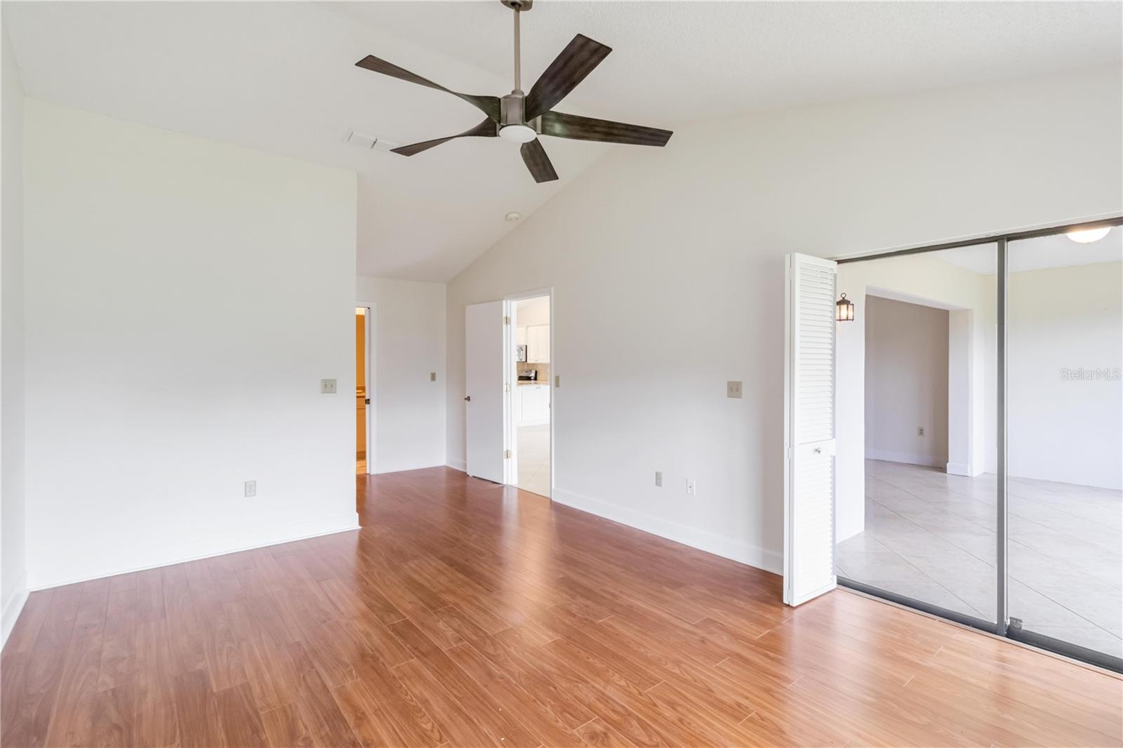 CLUBSIDE AT PALM-AIRE - Residential