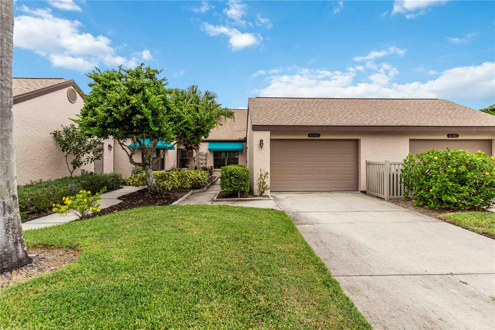 CLUBSIDE AT PALM-AIRE - Residential