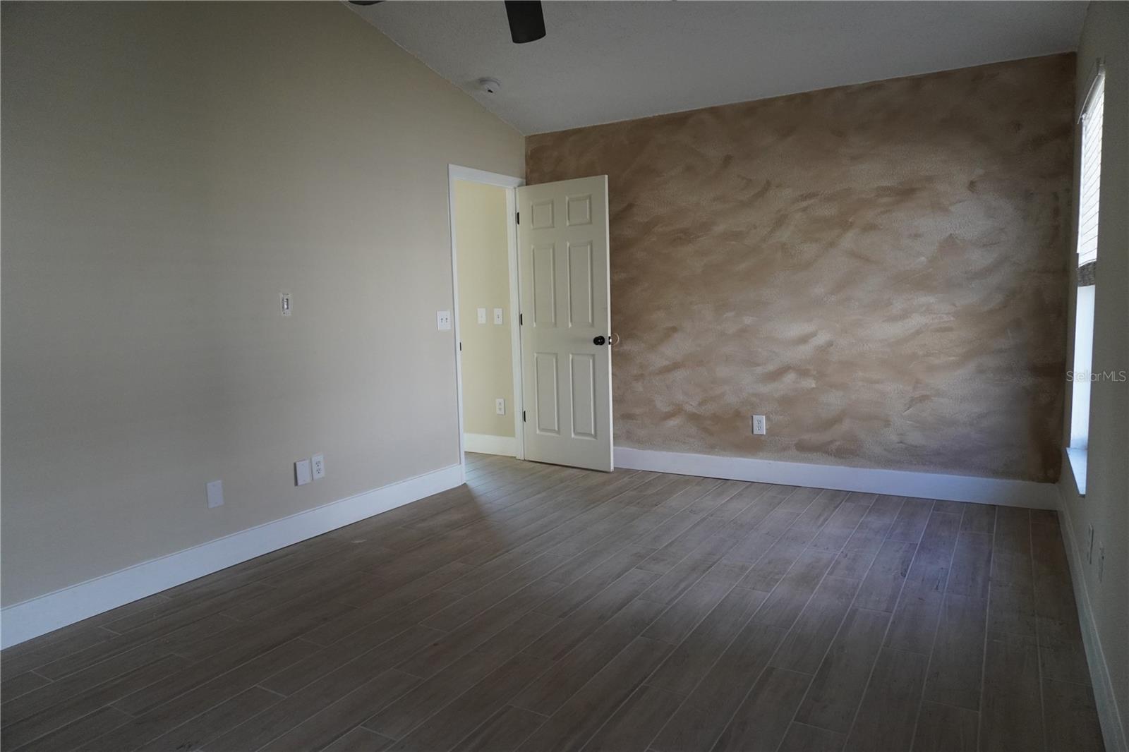 FLORIDA PINES PH 01 - Residential Lease