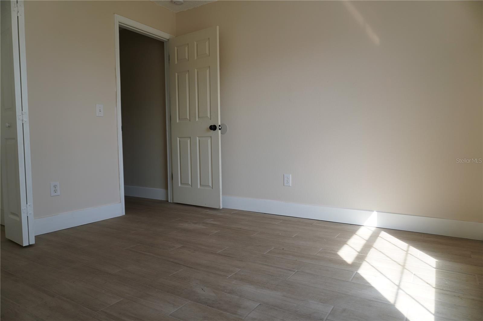 FLORIDA PINES PH 01 - Residential Lease