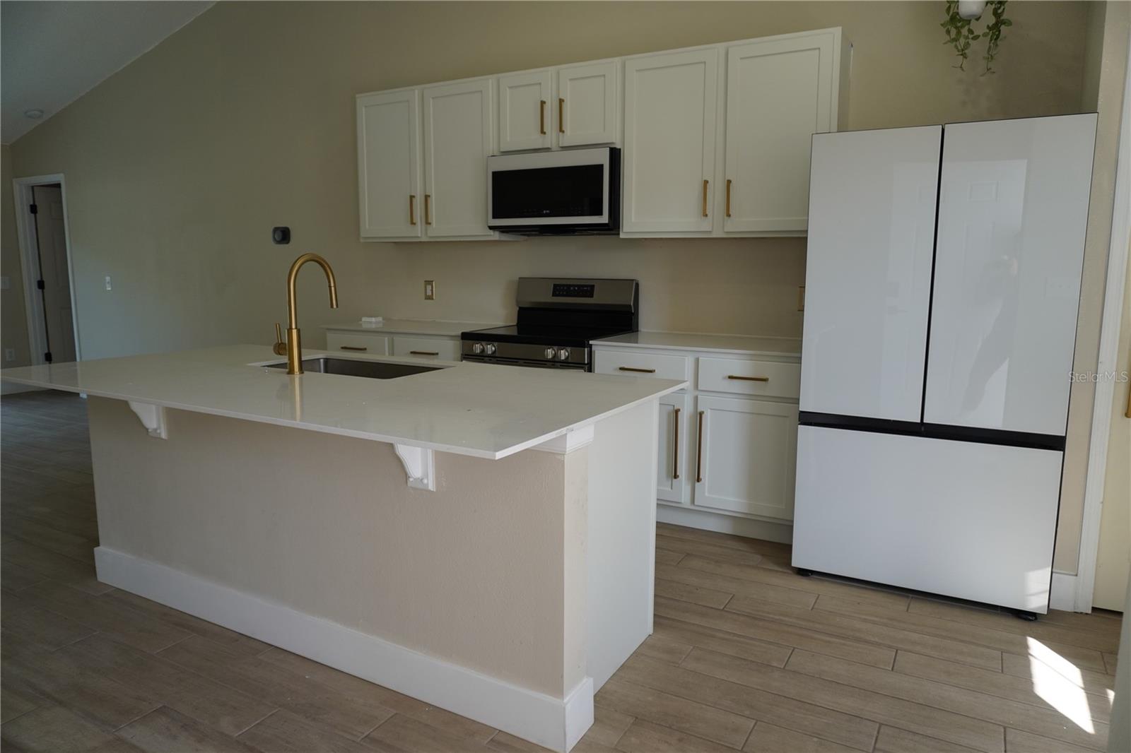 FLORIDA PINES PH 01 - Residential Lease