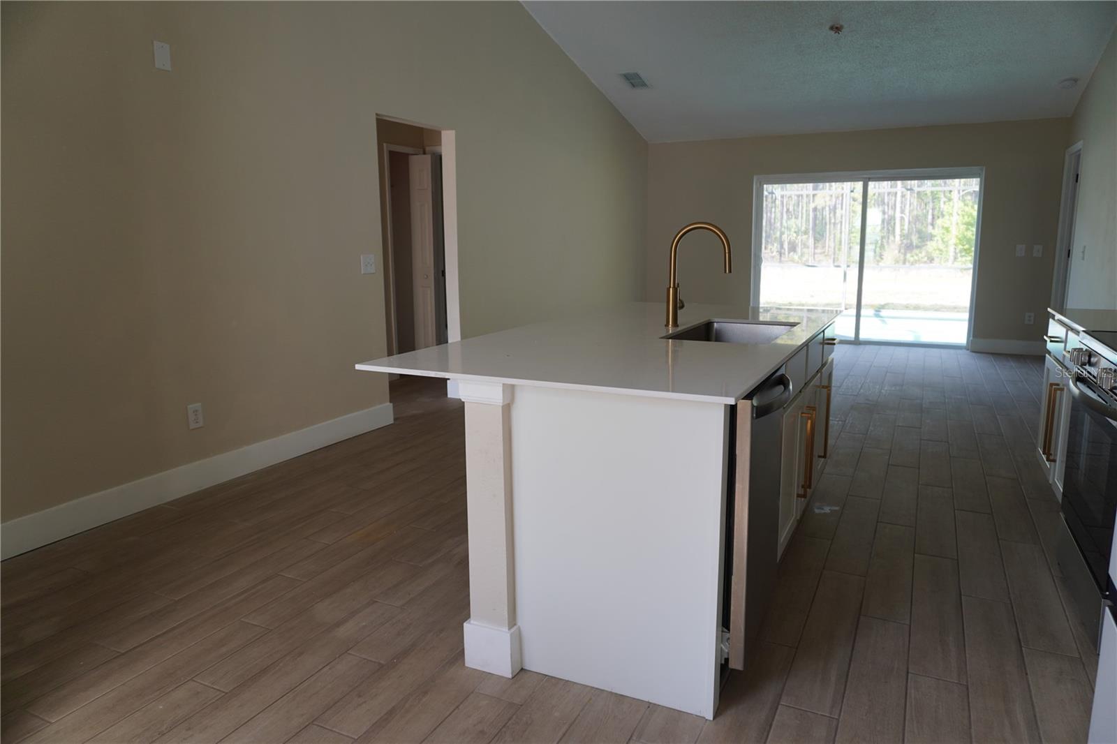 FLORIDA PINES PH 01 - Residential Lease