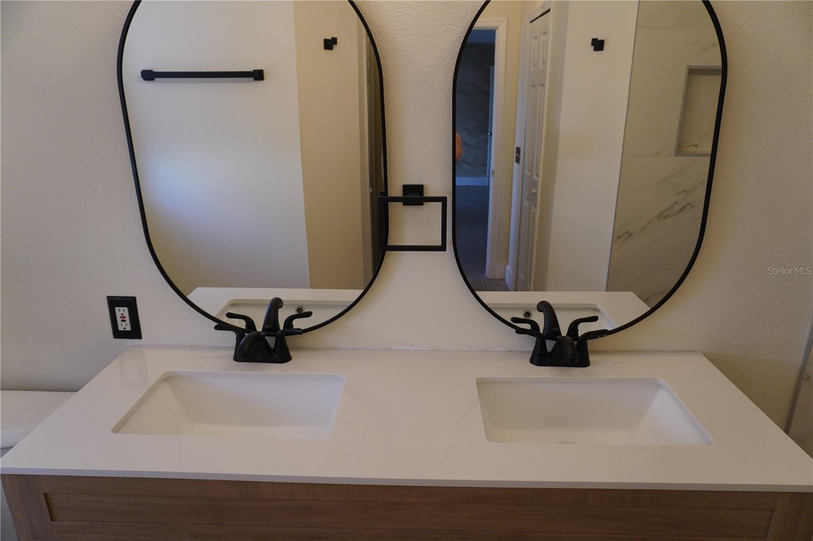 FLORIDA PINES PH 01 - Residential Lease