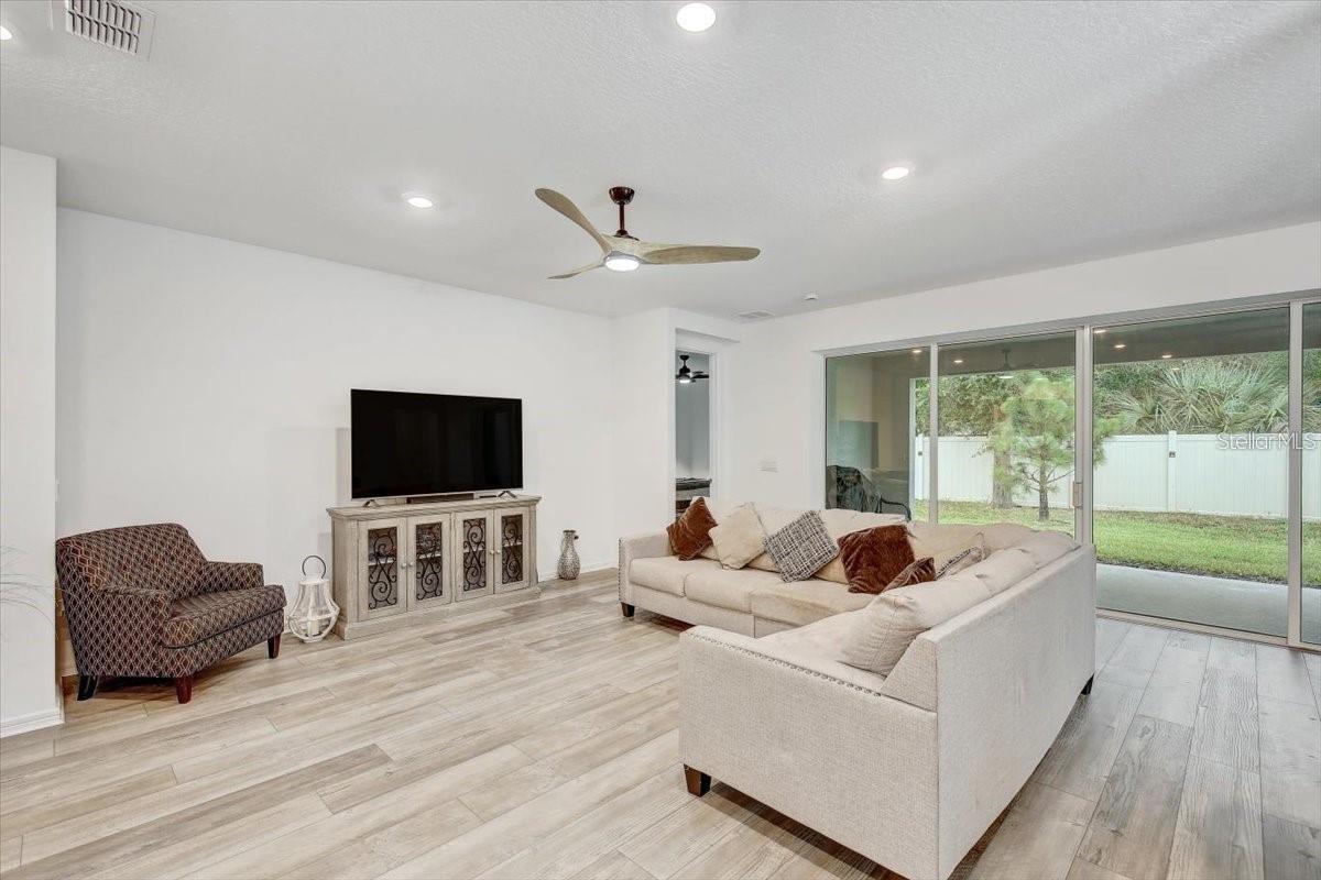 QUAIL CREST - Residential