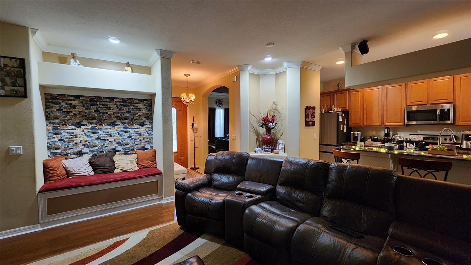 2304 HAMLET CIRCLE