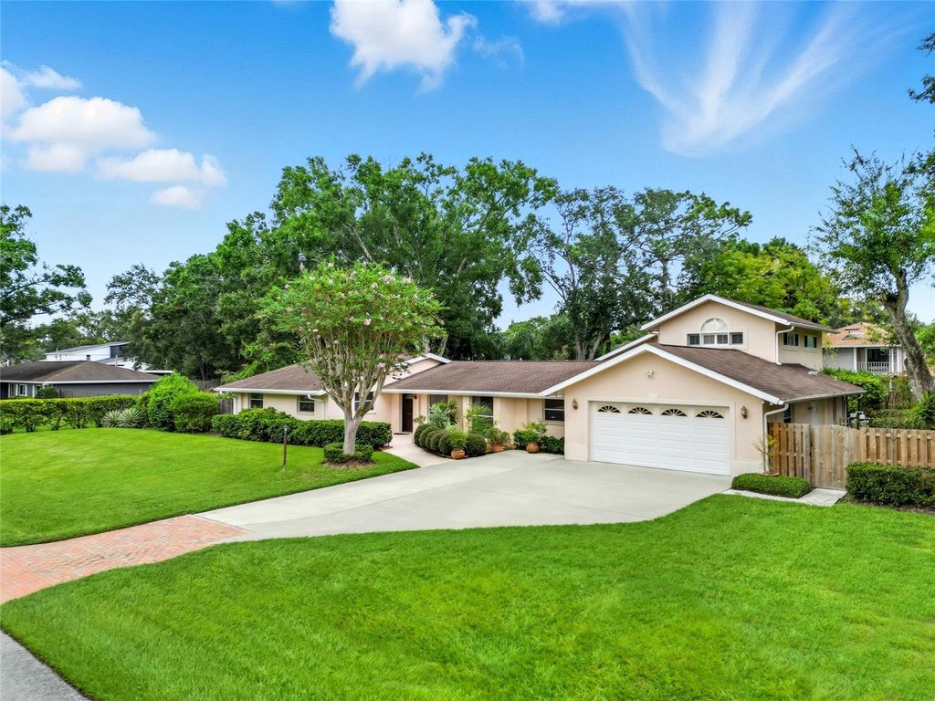 Photo of 15507 N Himes Avenue, Tampa, FL 33618 (MLS # TB8425641)
