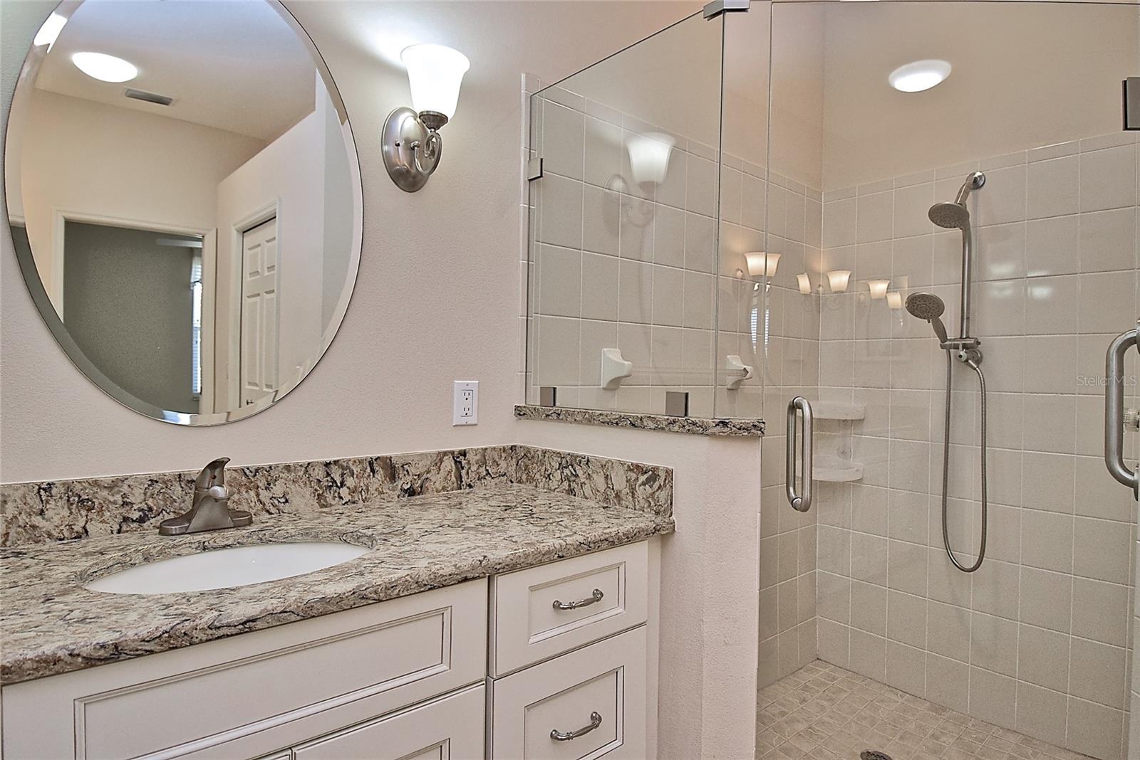 PELICAN POINTE GOLF & COUNTRY CLUB - Residential