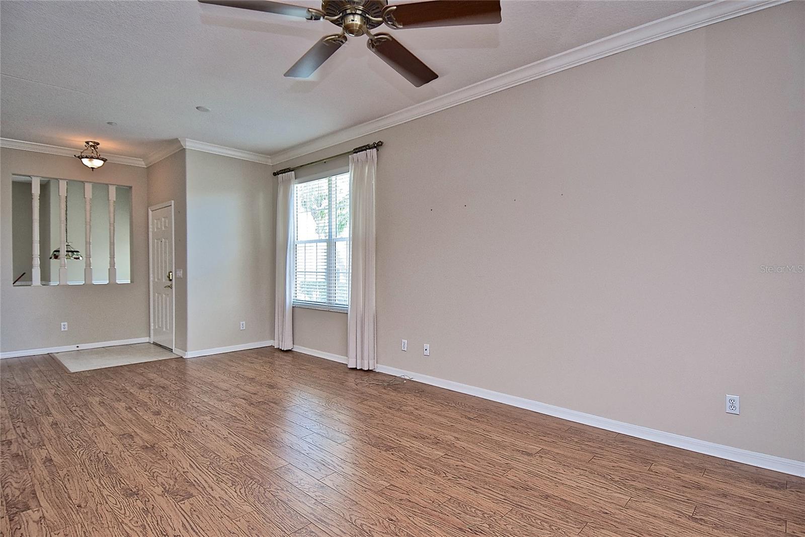 PELICAN POINTE GOLF & COUNTRY CLUB - Residential