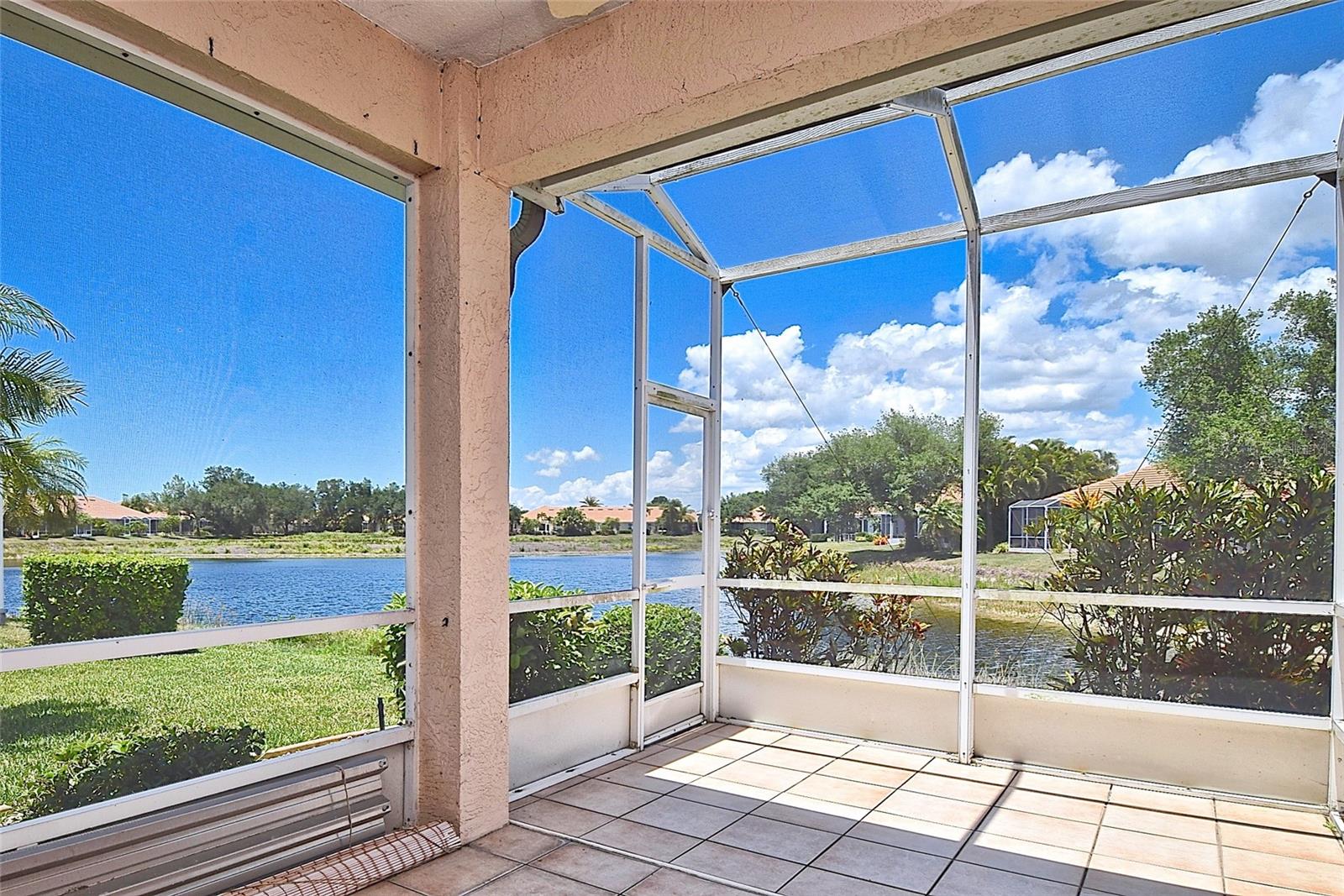 PELICAN POINTE GOLF & COUNTRY CLUB - Residential