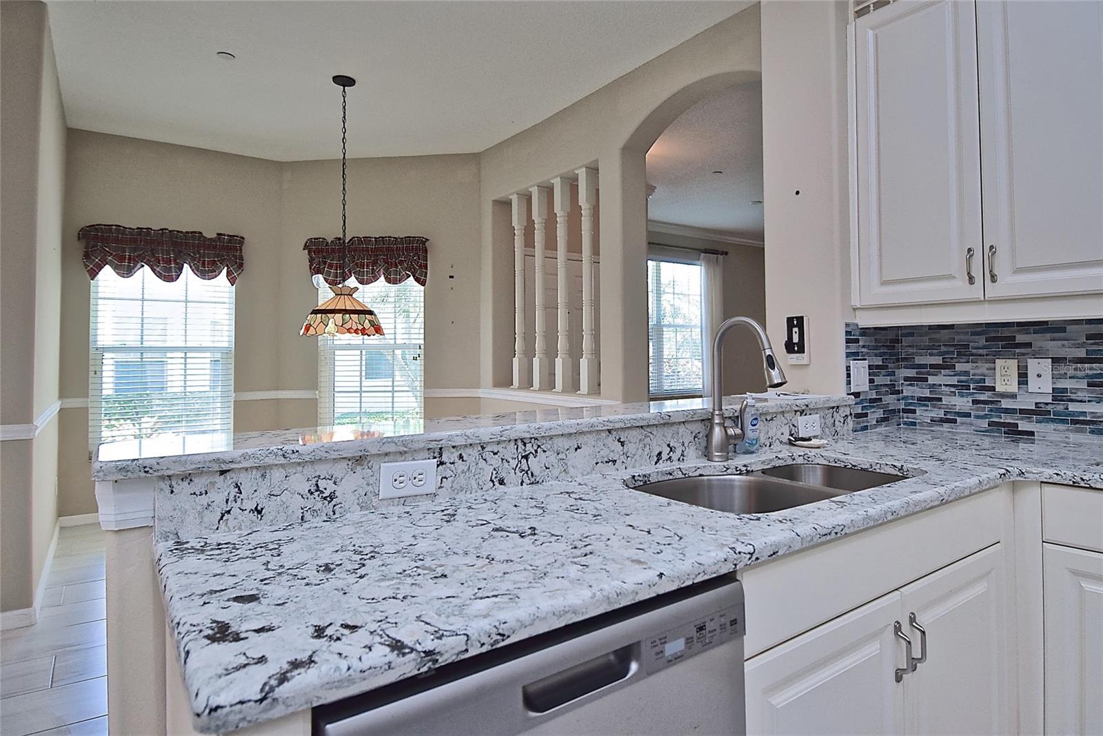 PELICAN POINTE GOLF & COUNTRY CLUB - Residential