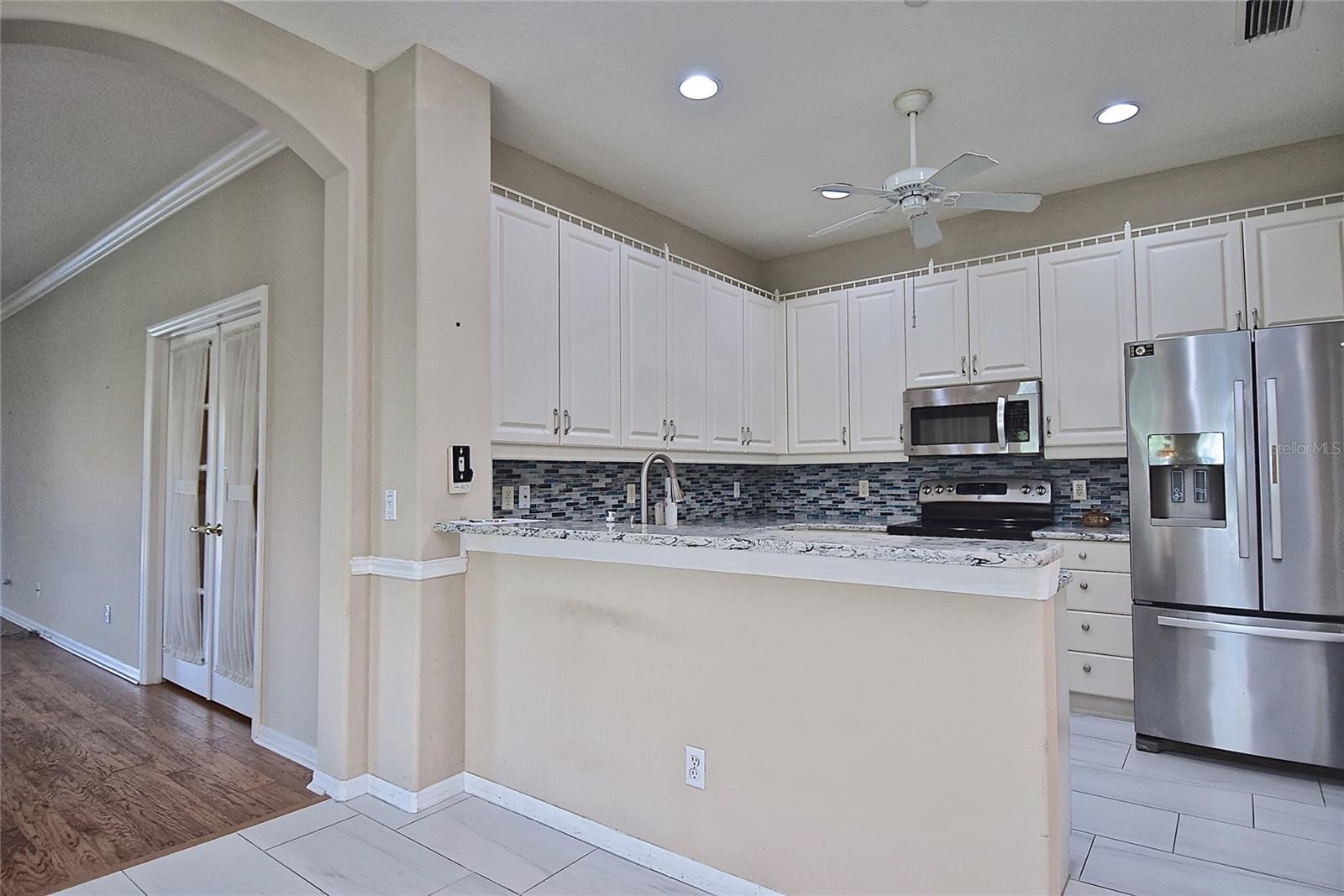 PELICAN POINTE GOLF & COUNTRY CLUB - Residential