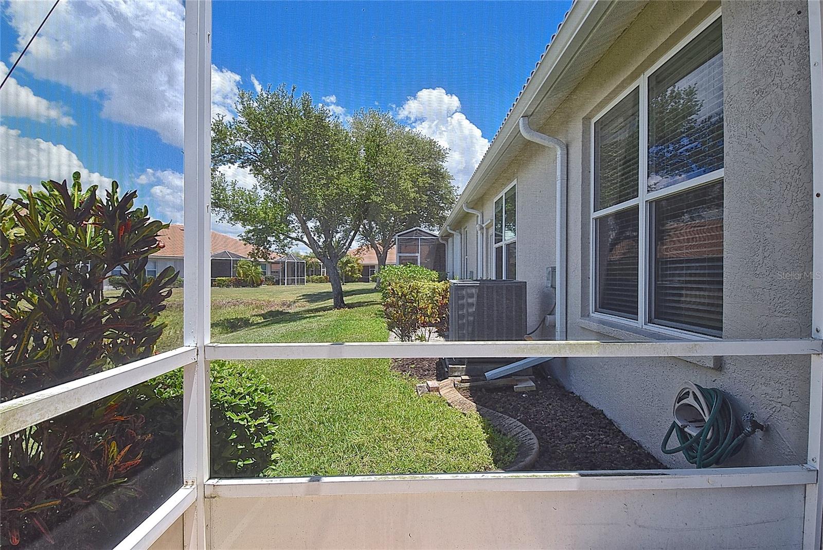 PELICAN POINTE GOLF & COUNTRY CLUB - Residential