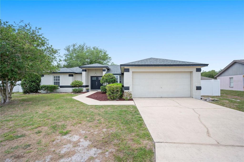 Photo of 3318 Merlot Drive, Lakeland, FL 33811 (MLS # L4961285)