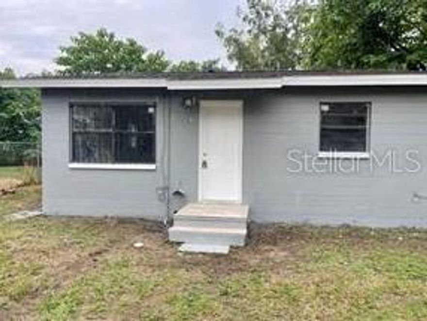 Convenient location, 2 Bedrooms 1 Full bath. Oversized lot, huge front yard. Close to shops. Won't last very long!
