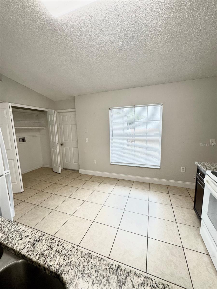 DELTONA LAKES UNIT 32 - Residential