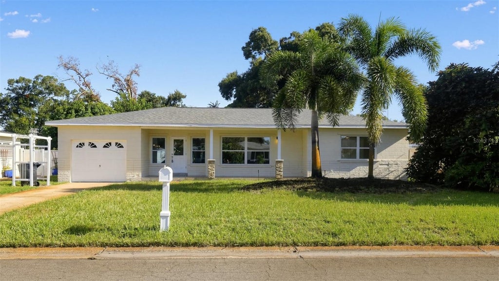 Photo of 5825 21st Avenue S, Gulfport, FL 33707 (MLS # A4704580)