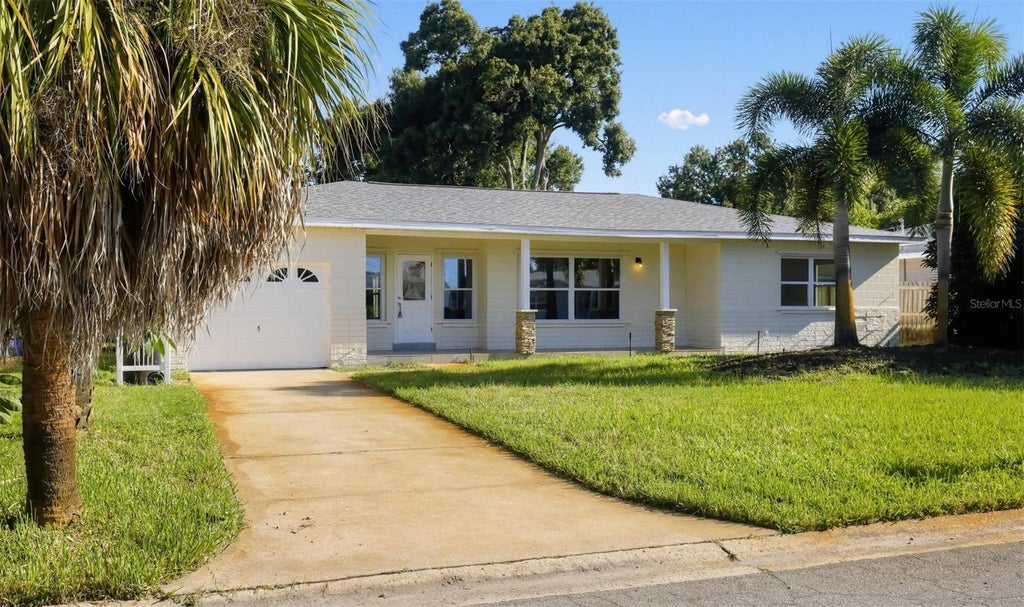 Photo of 5825 21st Avenue S, Gulfport, FL 33707 (MLS # A4704580)