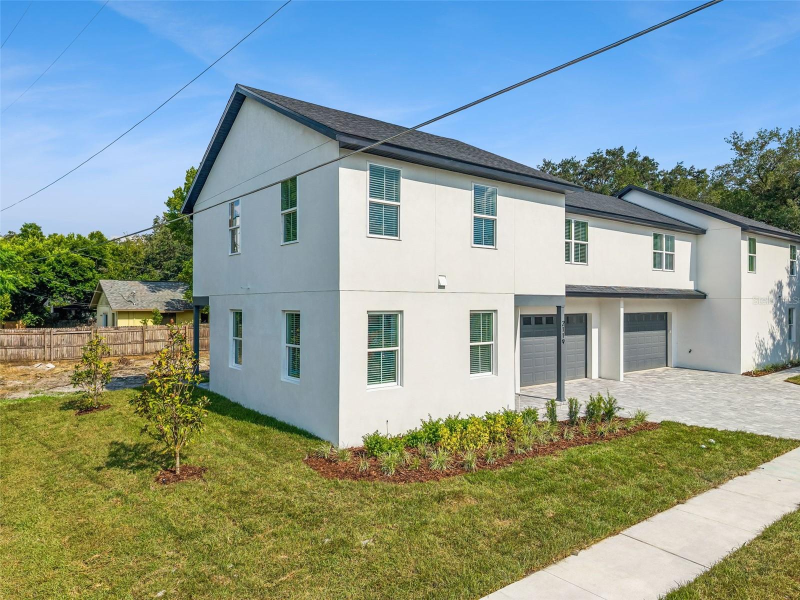 2119 W LUCERNE TERRACE