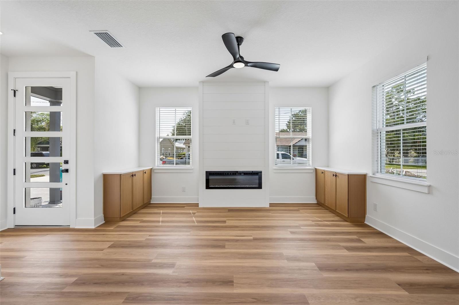 2119 W LUCERNE TERRACE