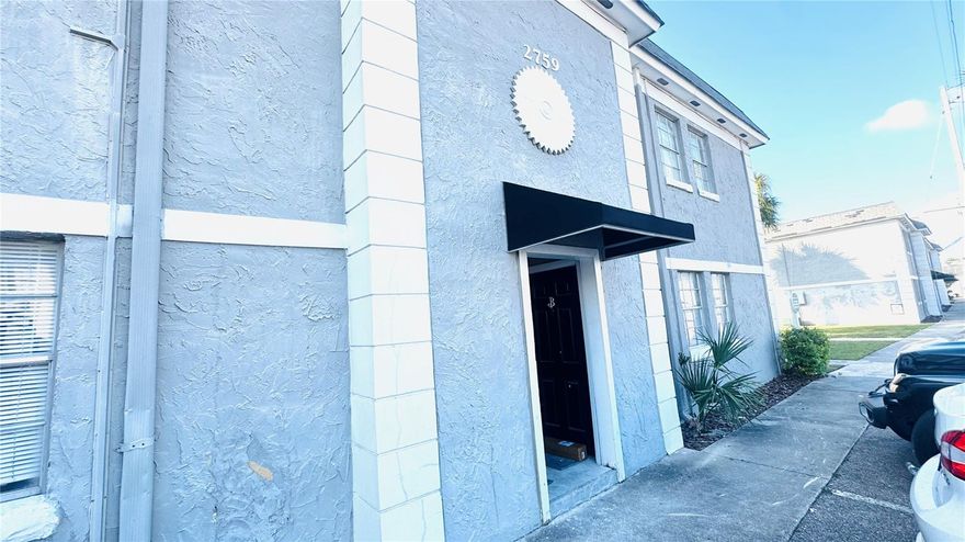 First floor unit tasteful renovated with new wood cabinets in kitchen and bathroom, granite countertops beautiful ceramic floors thru the unit and freshly paint. Make your appointment today!