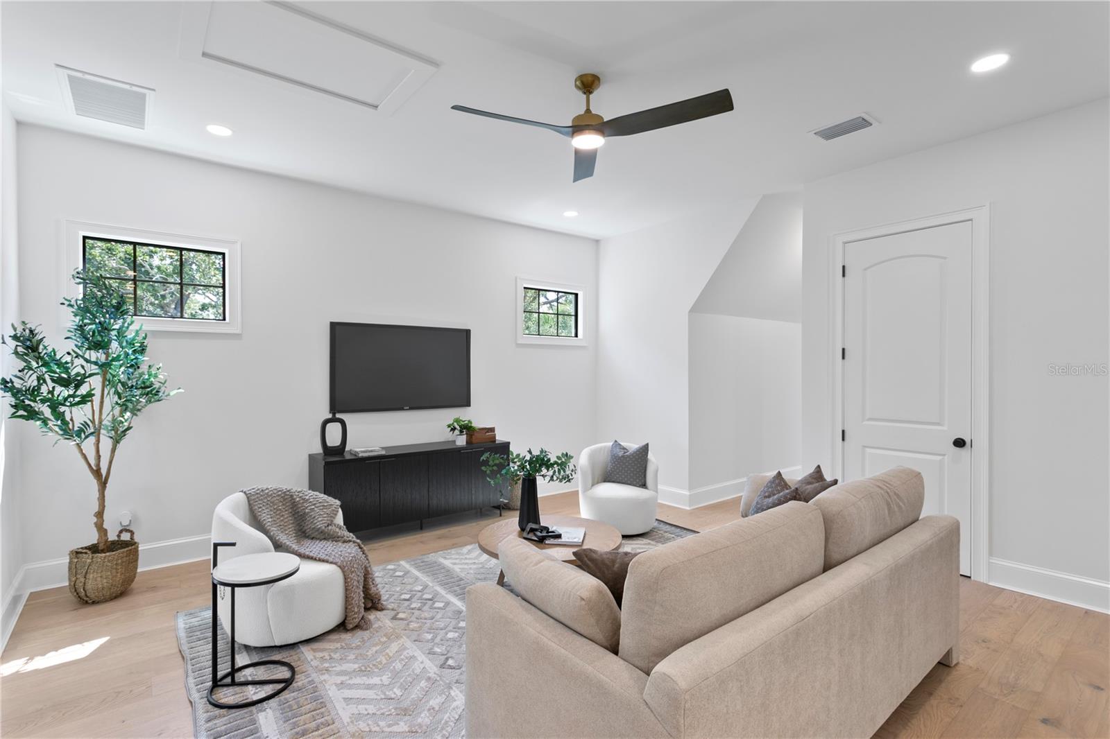 SUNSET PARK - Residential