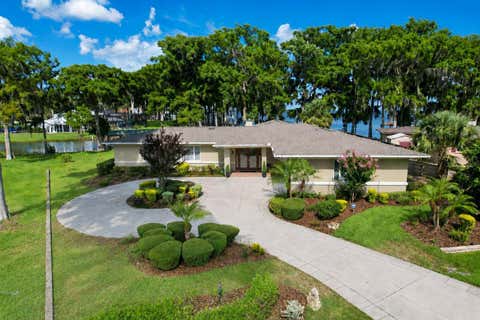 Photo of 1000 Loves Point Drive, Leesburg, FL 34748 (MLS # G5114858)