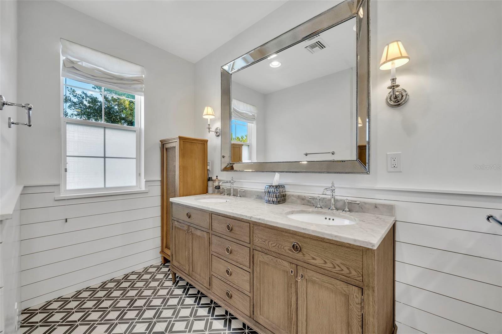 DIXIE TERRACE - Residential