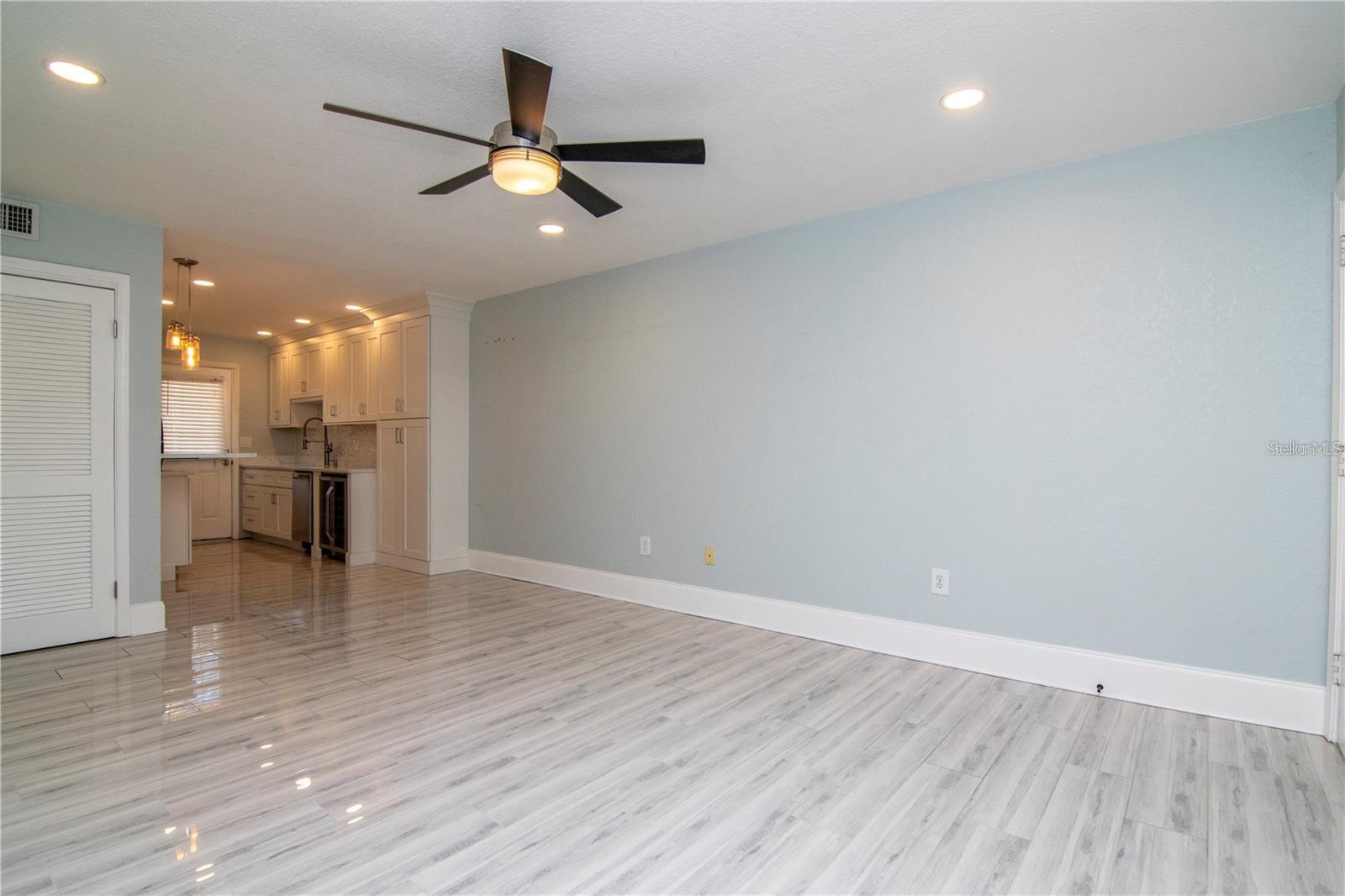 THE RETREAT ON DAVIS ISLAND - Residential Lease