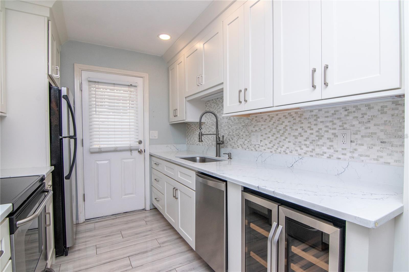 THE RETREAT ON DAVIS ISLAND - Residential Lease