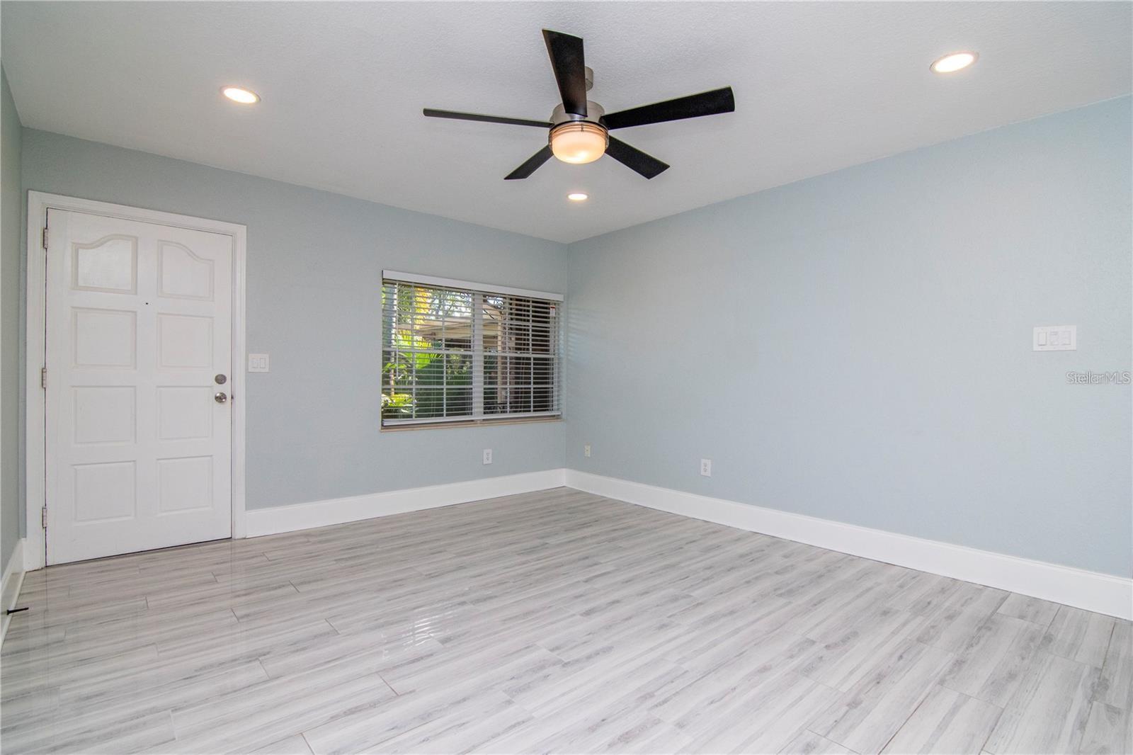 THE RETREAT ON DAVIS ISLAND - Residential Lease