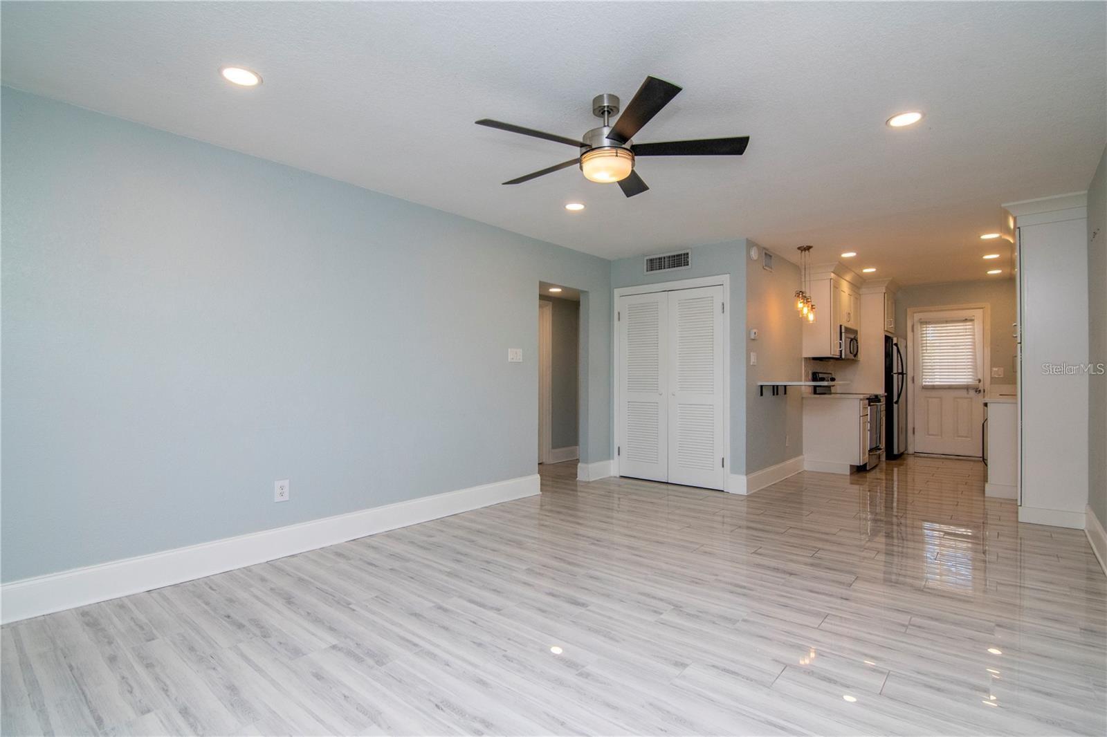 THE RETREAT ON DAVIS ISLAND - Residential Lease