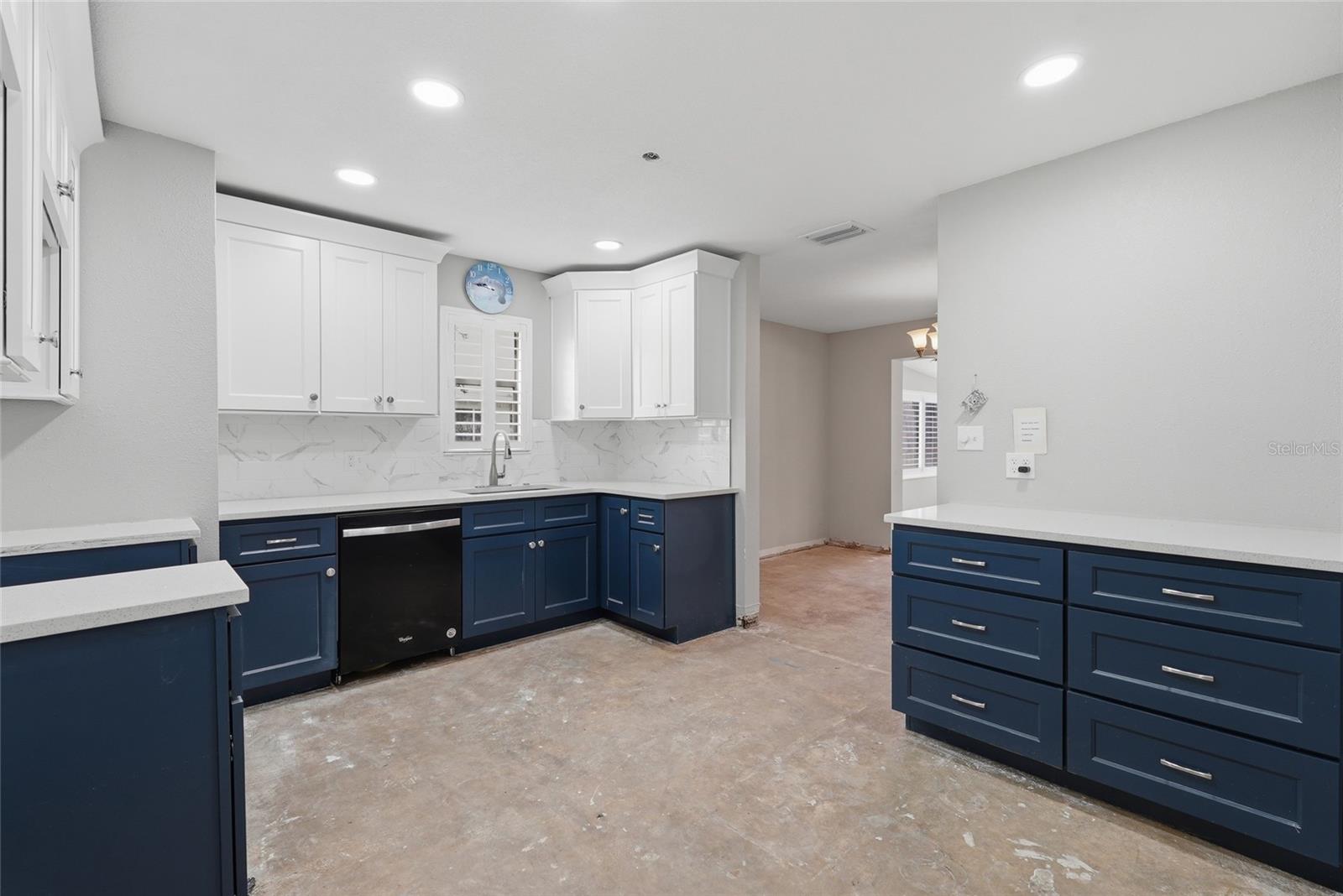 GLEN AIRE ESTATES - Residential