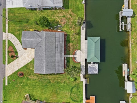 Tiny photo for 1401 SE Paradise Avenue, Crystal River, FL 34429 (MLS # P4938871)