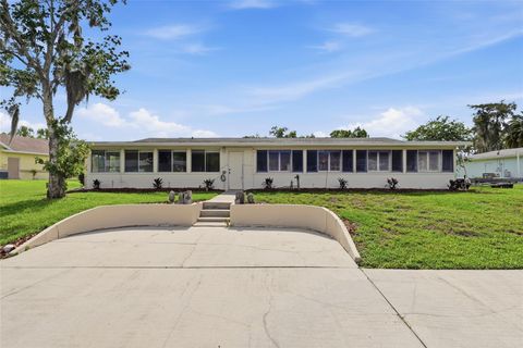Tiny photo for 1401 SE Paradise Avenue, Crystal River, FL 34429 (MLS # P4938871)