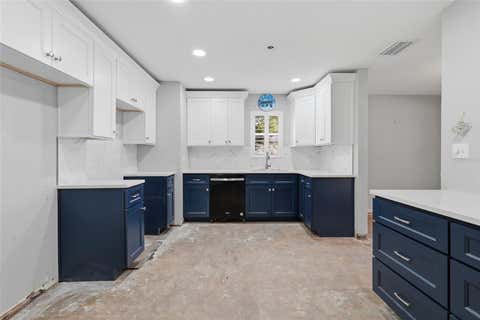 Tiny photo for 1401 SE Paradise Avenue, Crystal River, FL 34429 (MLS # P4938871)