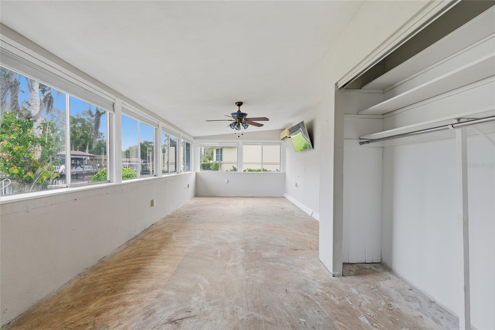 GLEN AIRE ESTATES - Residential