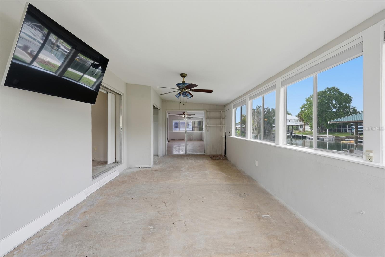 GLEN AIRE ESTATES - Residential