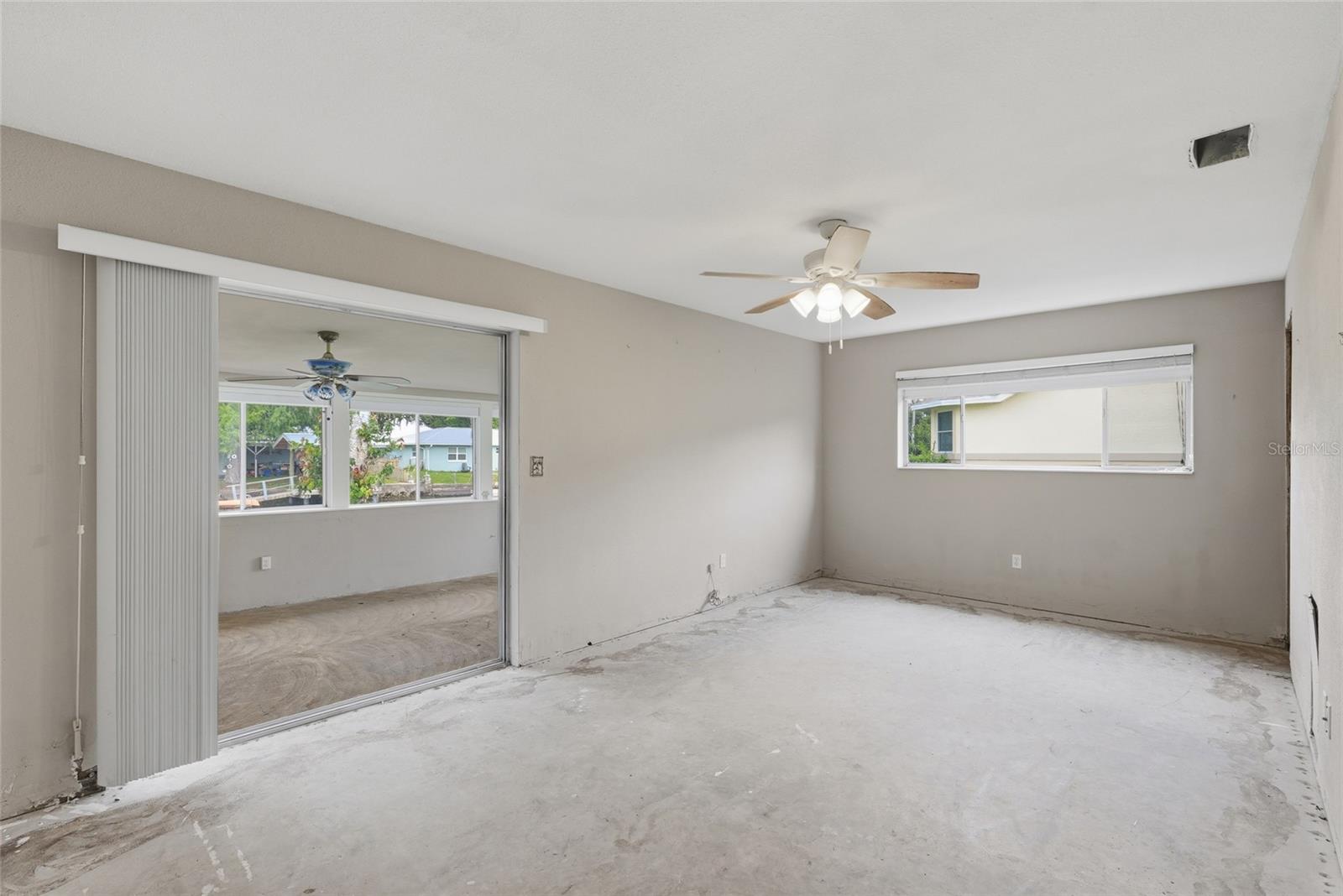 GLEN AIRE ESTATES - Residential