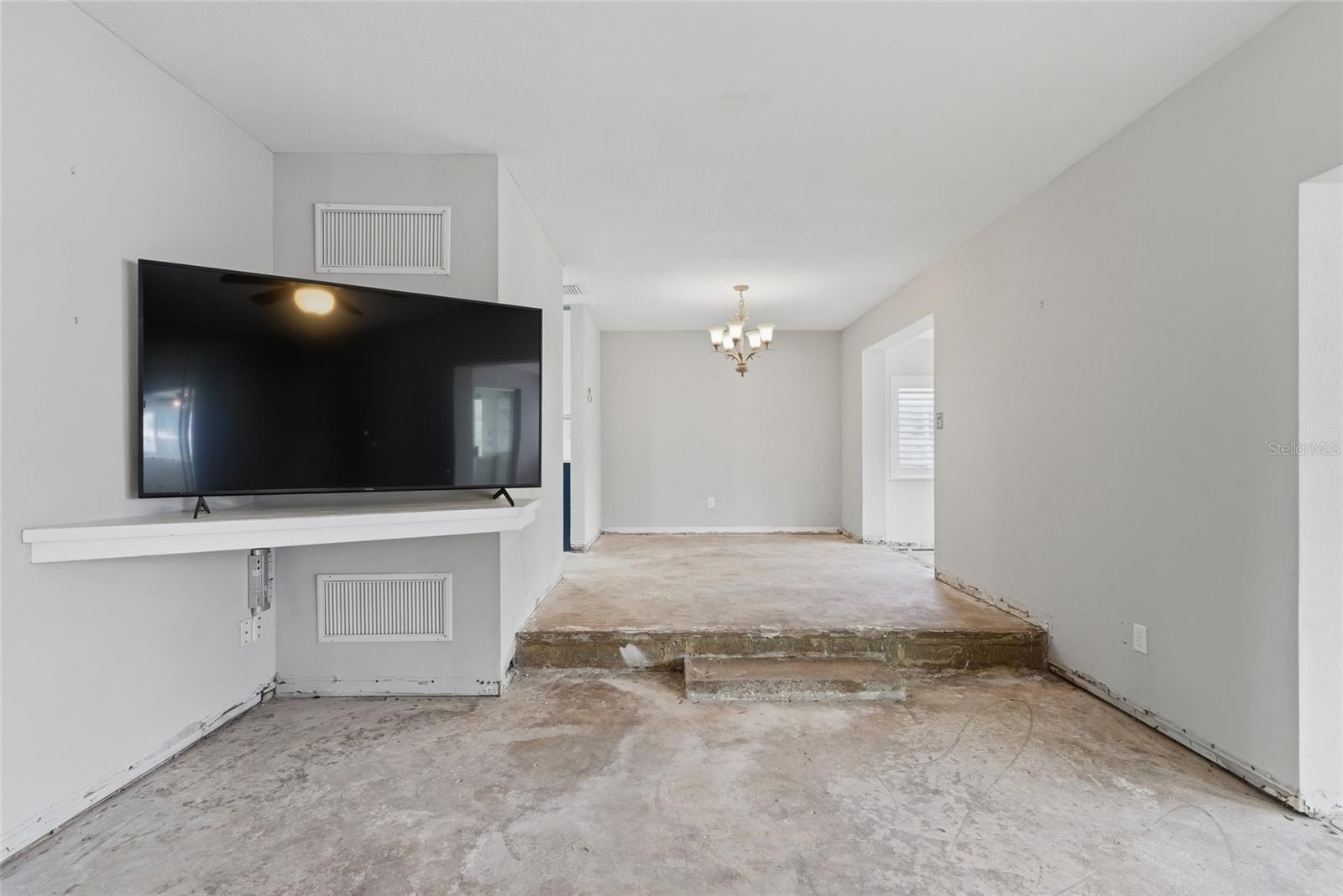 GLEN AIRE ESTATES - Residential