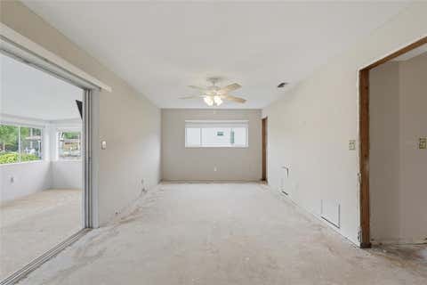 Tiny photo for 1401 SE Paradise Avenue, Crystal River, FL 34429 (MLS # P4938871)