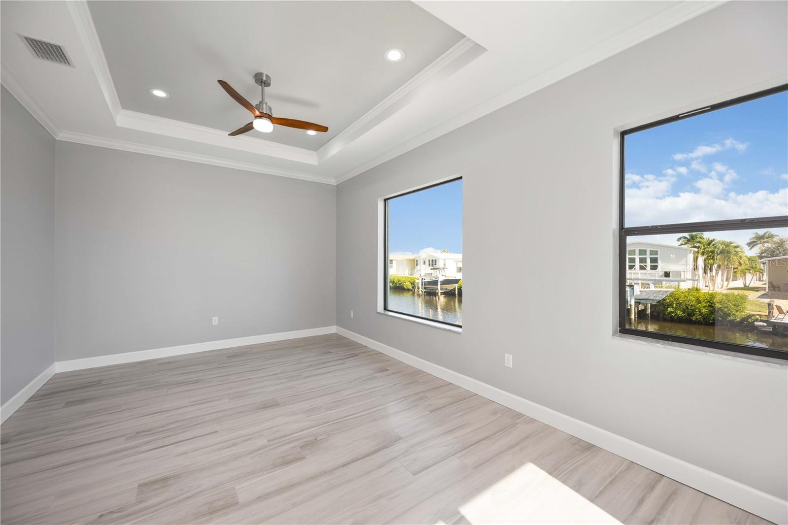 WINDWARD ISLES - Residential