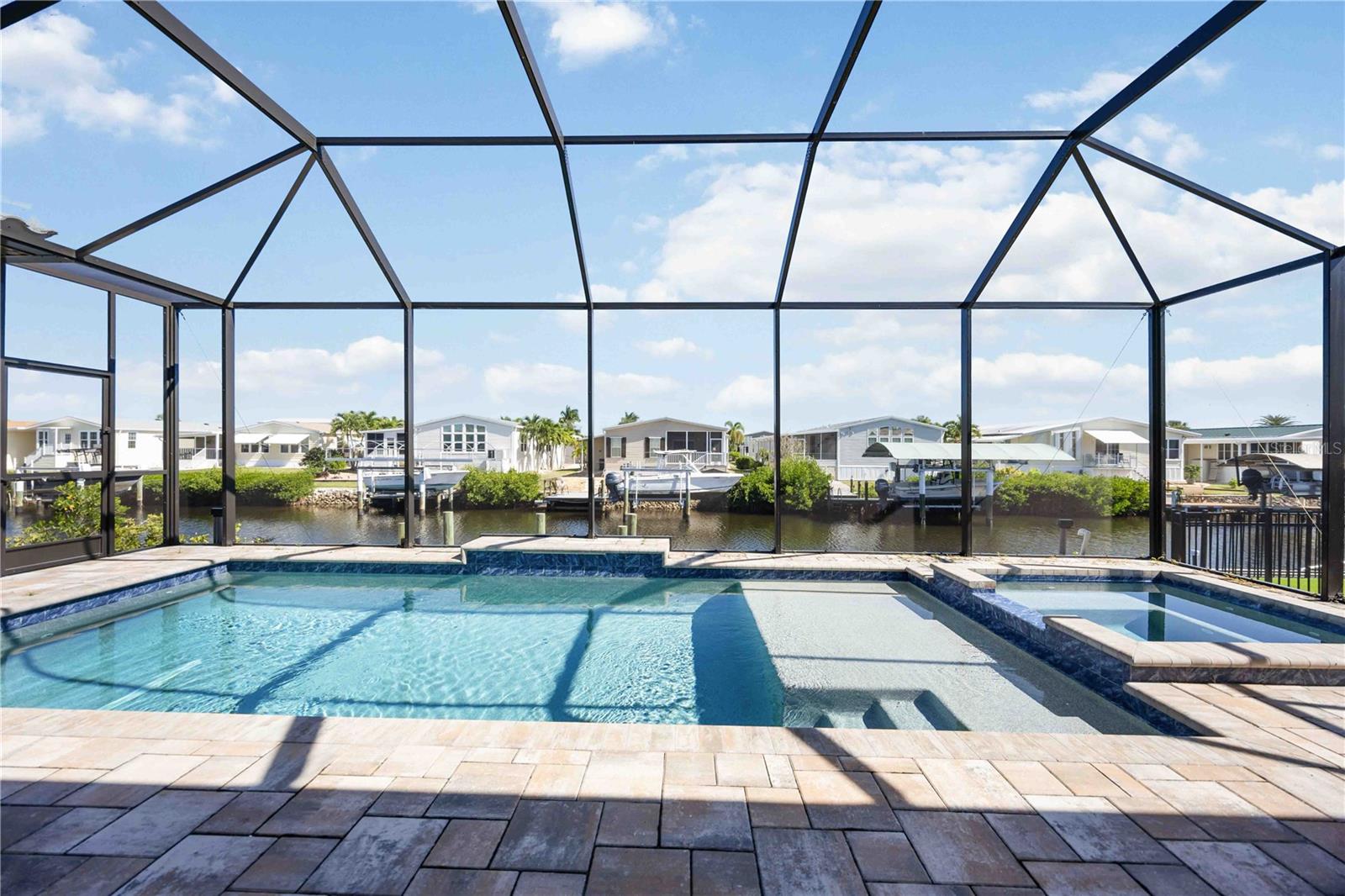 WINDWARD ISLES - Residential