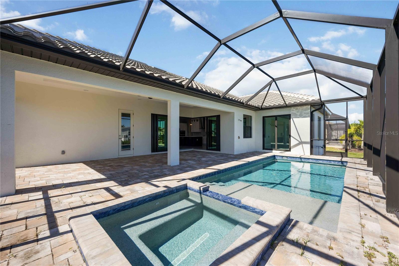 WINDWARD ISLES - Residential