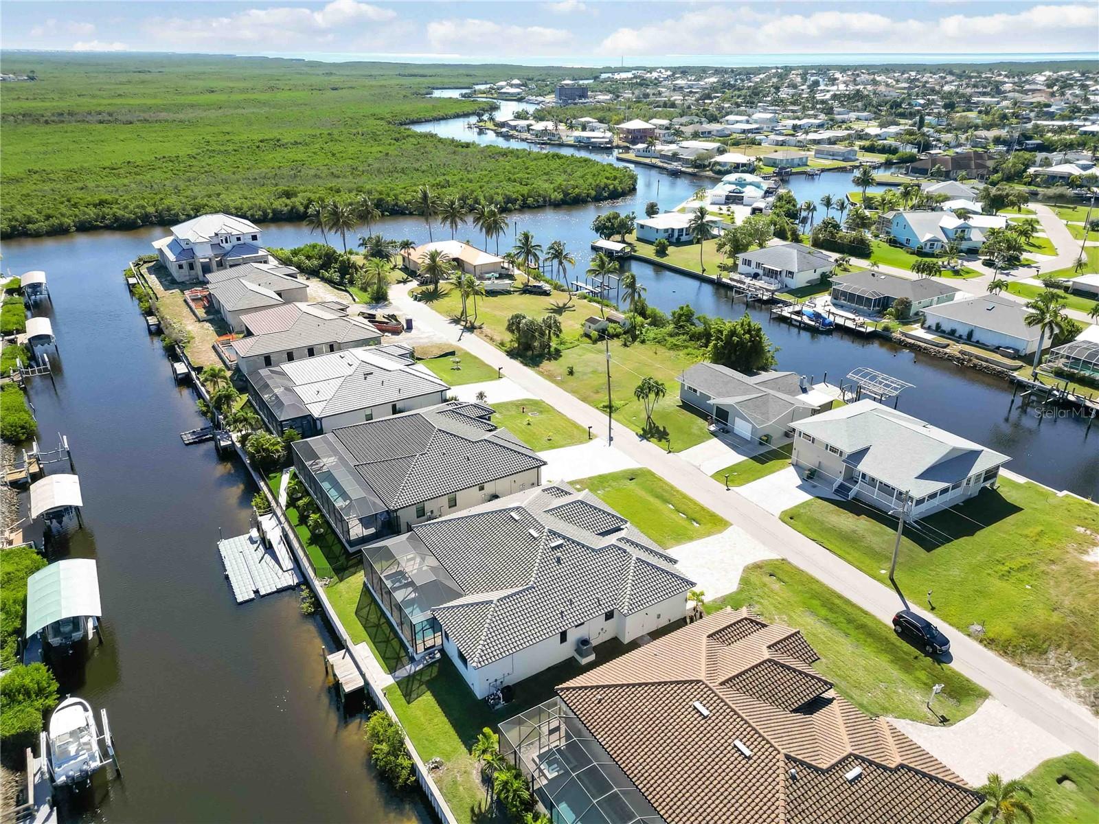 WINDWARD ISLES - Residential