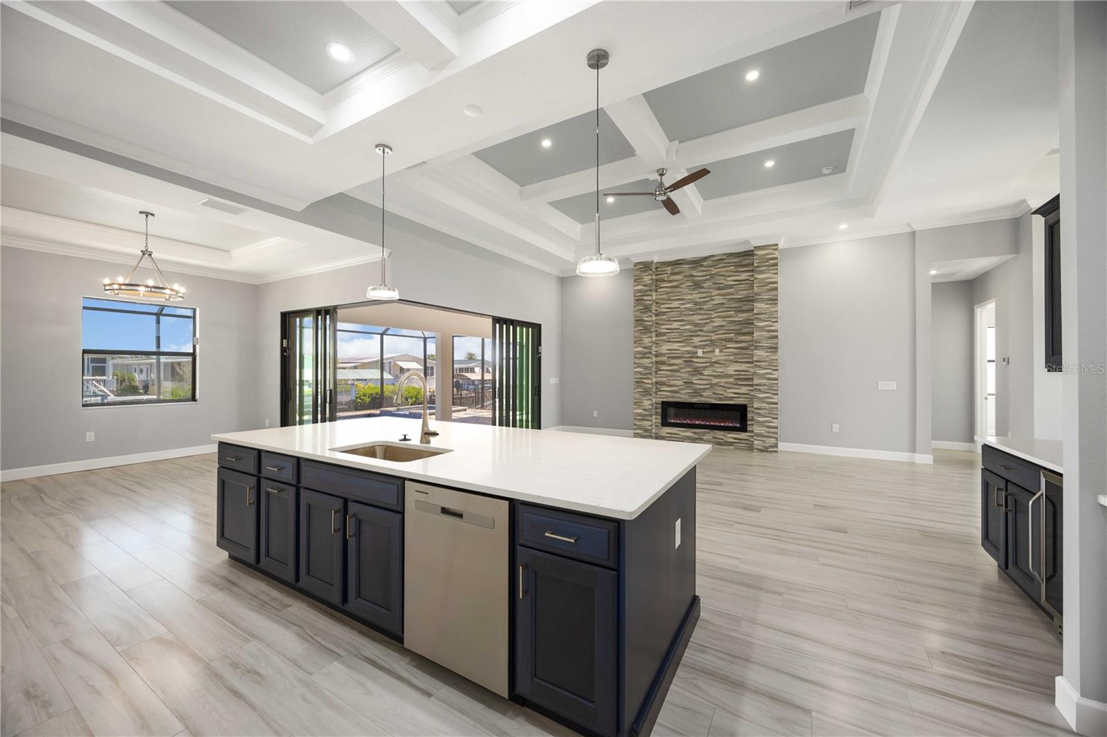 WINDWARD ISLES - Residential