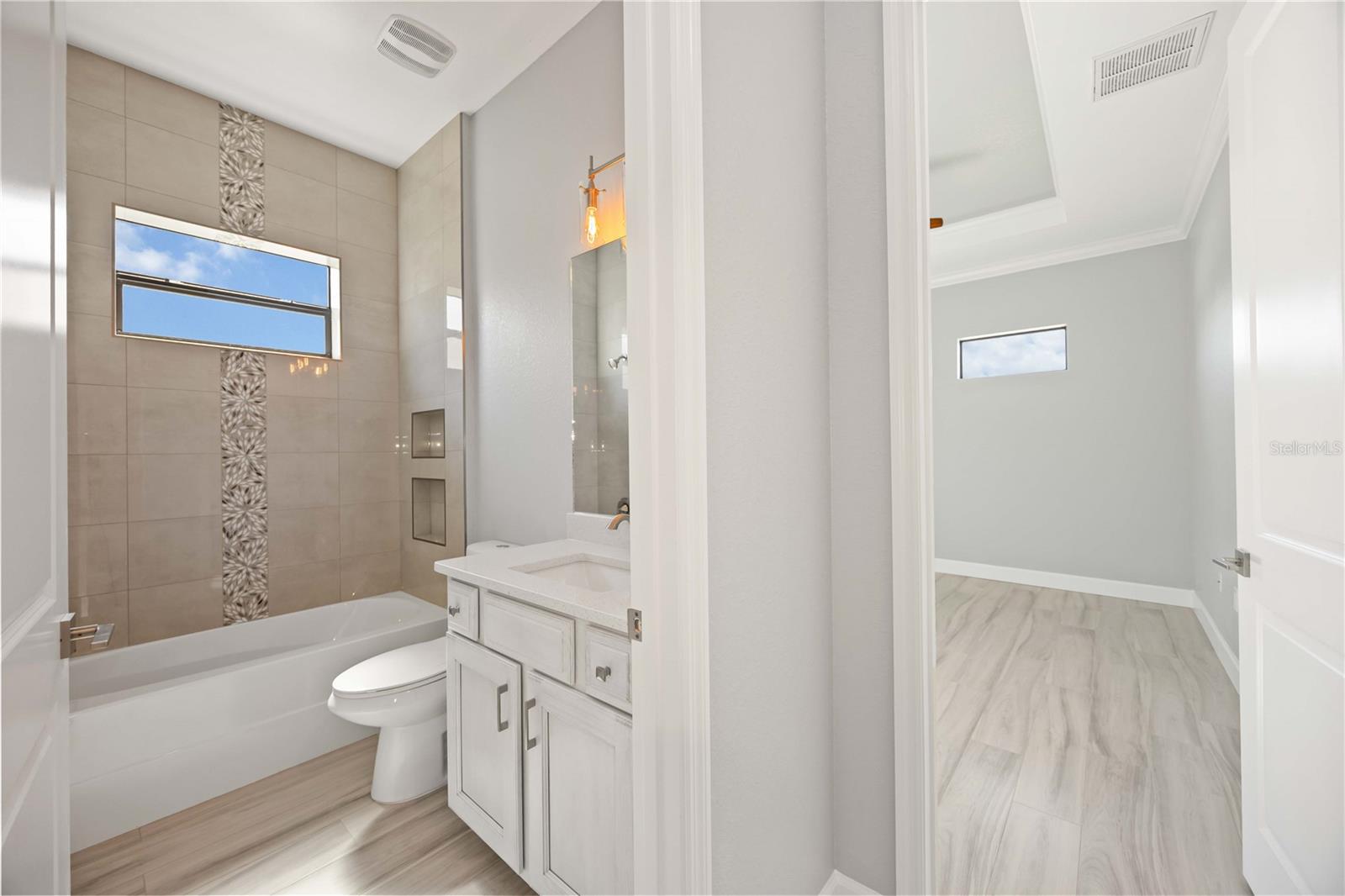 WINDWARD ISLES - Residential