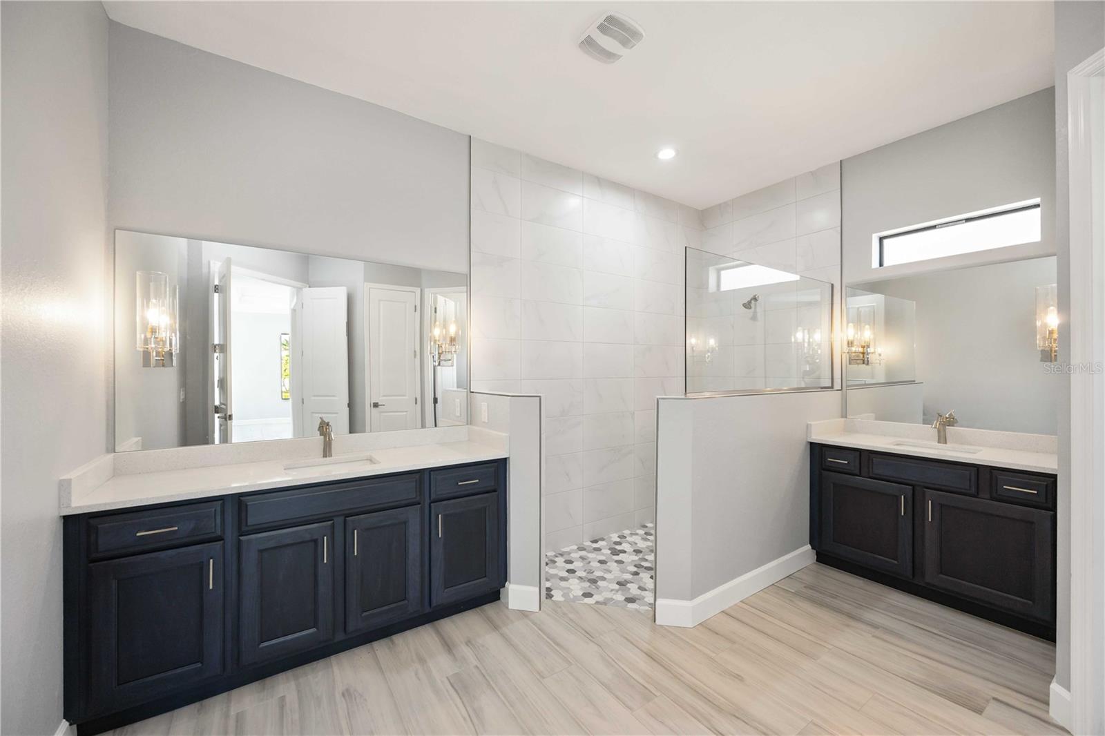 WINDWARD ISLES - Residential