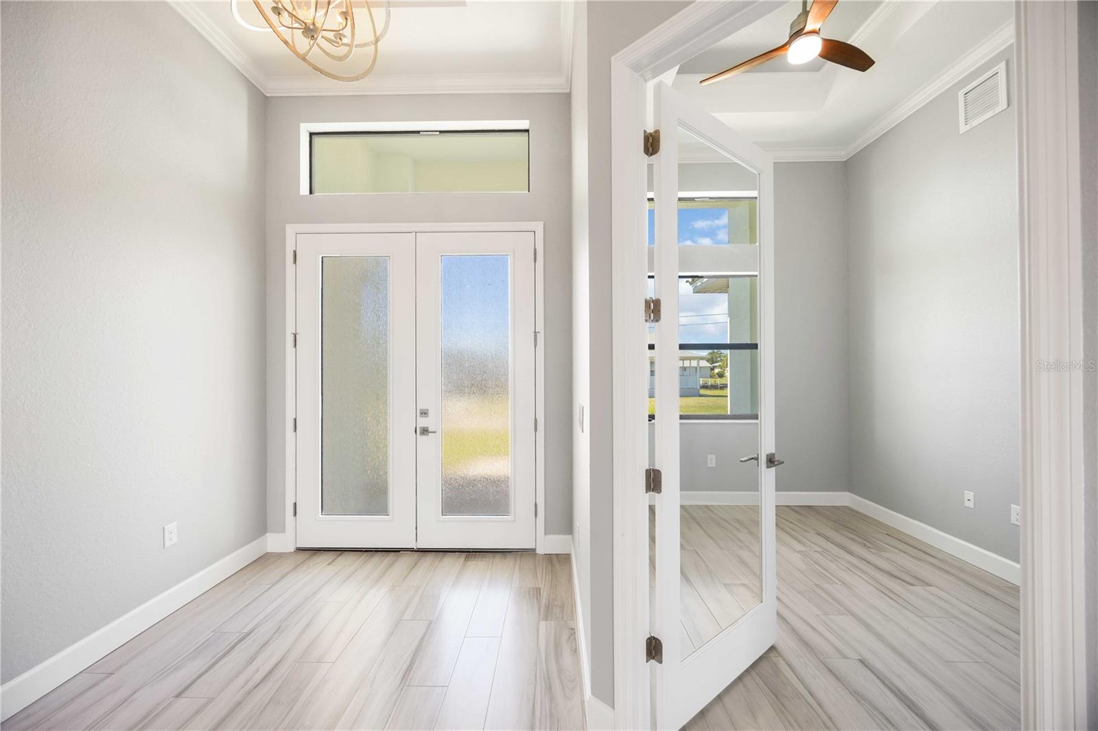 WINDWARD ISLES - Residential