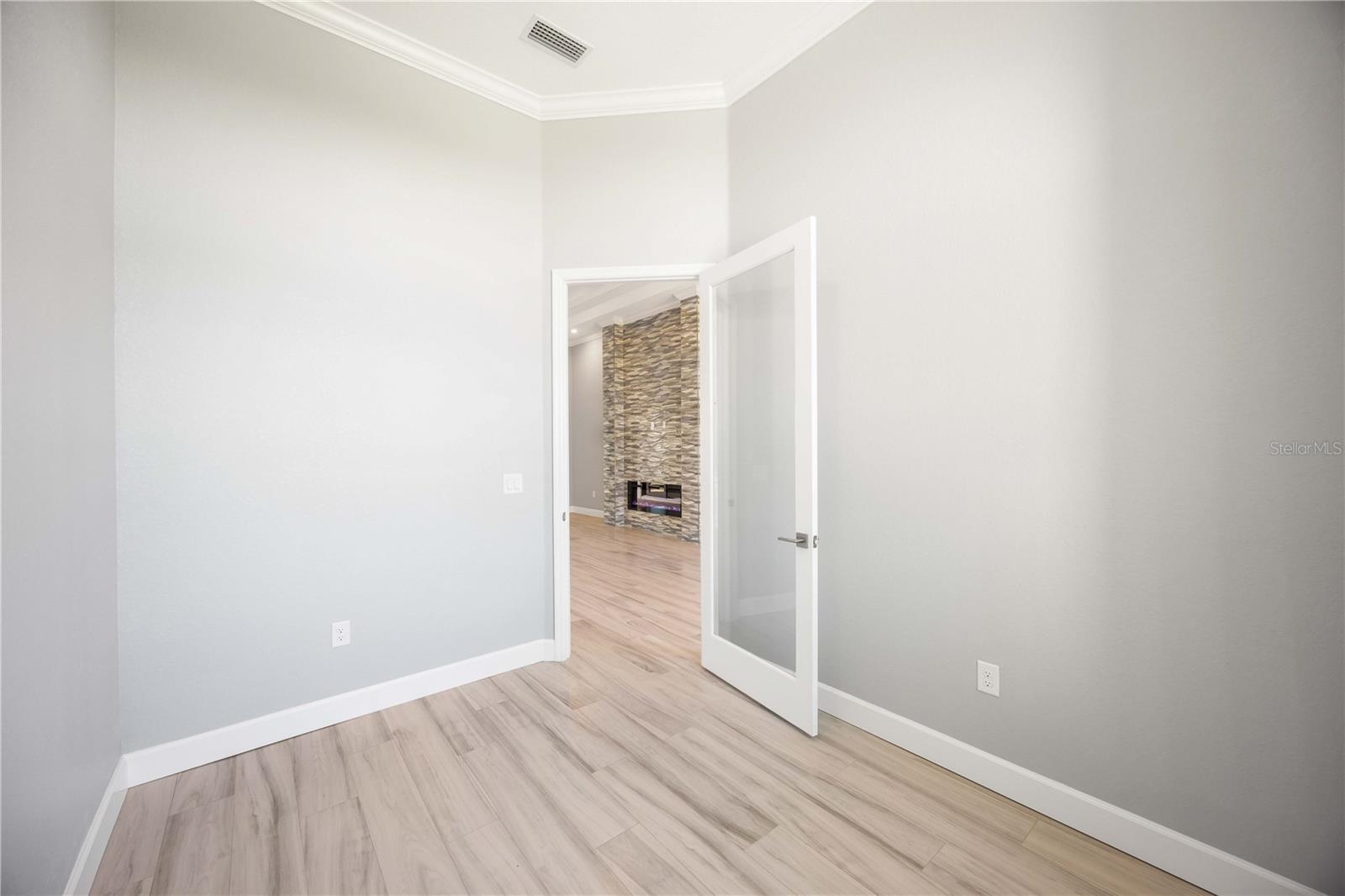 WINDWARD ISLES - Residential